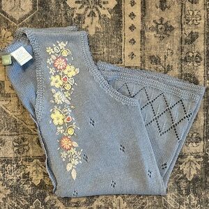 Embroidered vintage Knit Vest with Floral Design